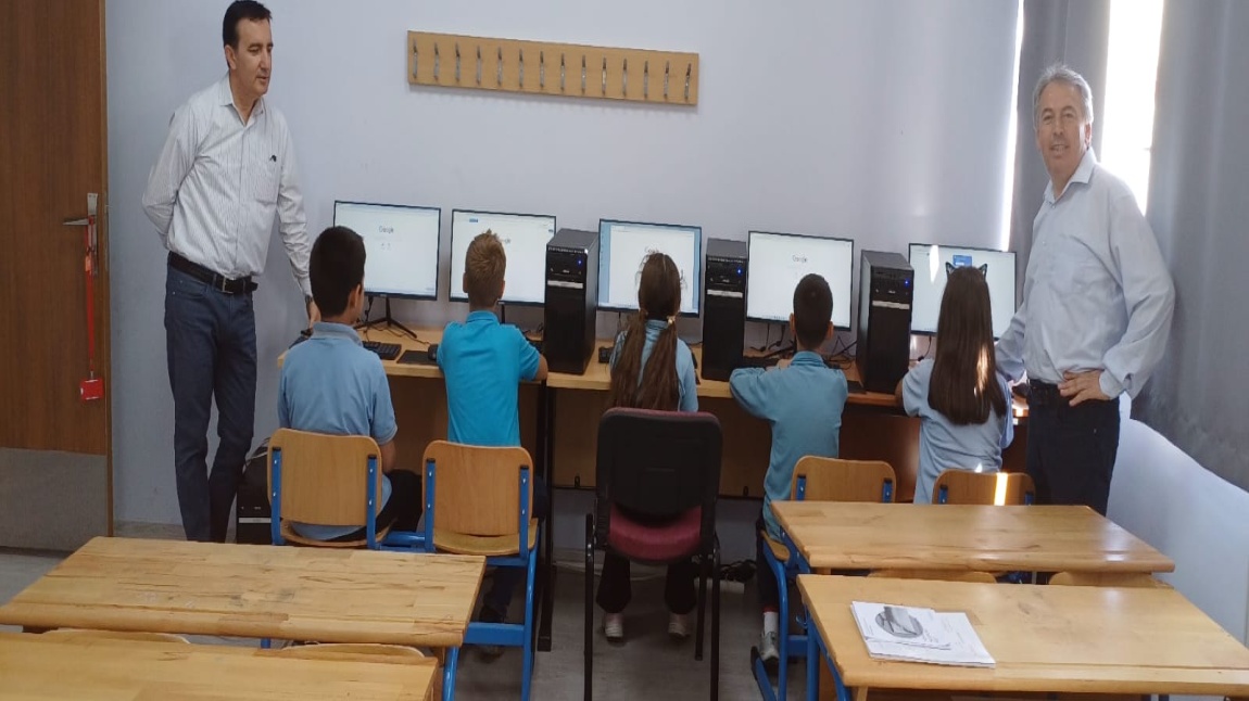 İl Milli Eğitim Müdürlüğünün okulumuza''RoboKod  İzmir Bilişim ve Kodlama'' projesi kapsamında gönderilen bilgisayarlar öğrencilerimiz tarafından kullanılmaya başlandı.